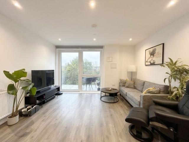 Medawar Drive, Wolff House NW7, 2 bed flat to rent, £2,400 pcm | PrimeLocation