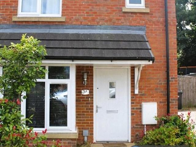 Meden Avenue, Mansfield, NG19 2 bed semi detached house to rent £900 pcm £208 pw