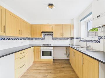 Medeswell, Peterborough PE2 3 bed terraced house to rent £1,095 pcm £253 pw