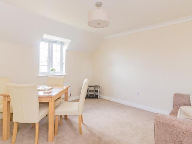 Medhurst Way, Littlemore 2 bed apartment to rent £1,600 pcm £369 pw