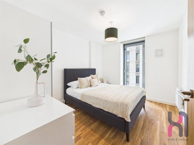 Media City, Michigan Point Tower A. 1 bed flat to rent £1,050 pcm £242 pw