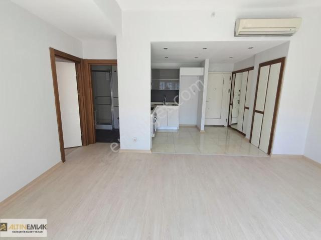 Medikule Rezidans Satılık 1+1, Giyinme Odalı, Boş Daire