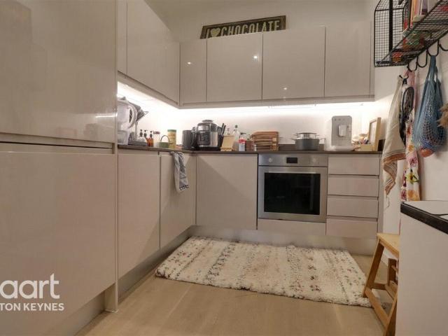 Medina House, Central Milton keynes 2 bed apartment to rent £1,350 pcm £312 pw