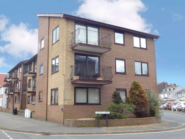 Medina Road, Cowes PO31, 2 bed flat to rent, £925 pcm | PrimeLocation