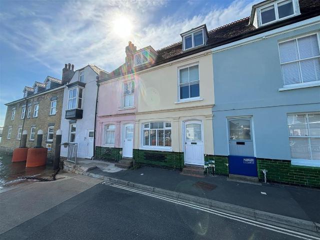 Medina Road, Cowes PO31, 2 bed terraced house to rent, £975 pcm | PrimeLocation
