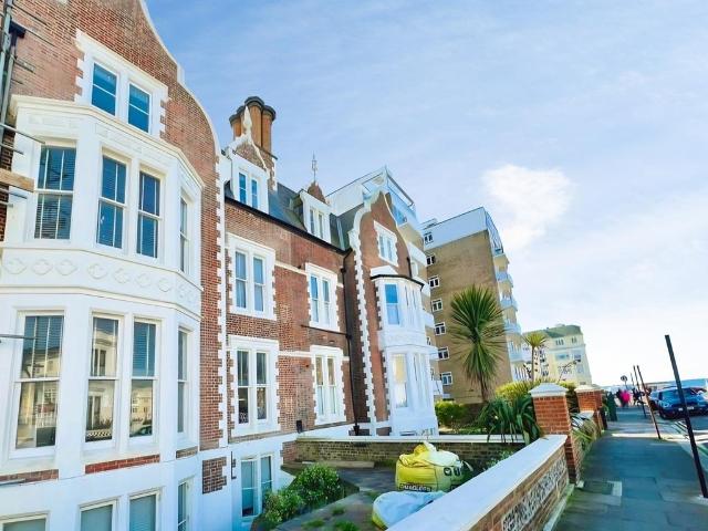 Medina Villas, East Sussex BN3 1 bed flat to rent £1,350 pcm £312 pw