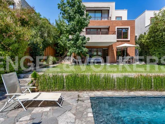 Mediterránea En Condominio, Con Buena Conectividad