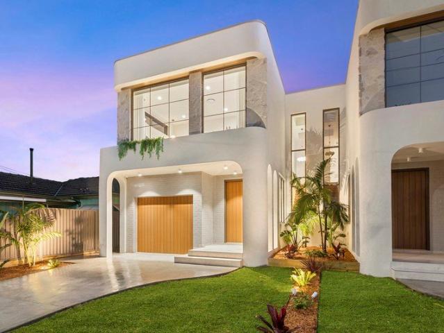 Mediterranean Elegance Meets Contemporary Family Luxury