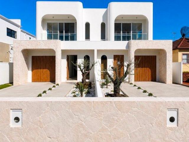 Mediterranean Elegance | Stunning 5 Bedroom Duplex in a Prime Location