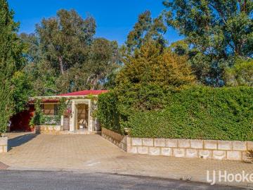 Mediterranean Inspired Elegance on a Generous 712sqm Approx. Block