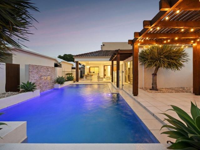 Mediterranean Luxury, Resort Lifestyle in Twin Waters