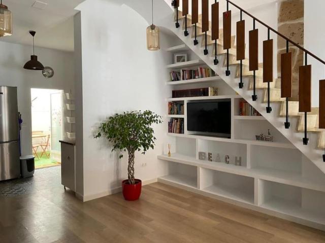 Mediterranean style house, spacious and bright