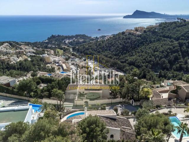 Mediterranean style villa in Altea Hills with 24/7 security Altea, Alicante