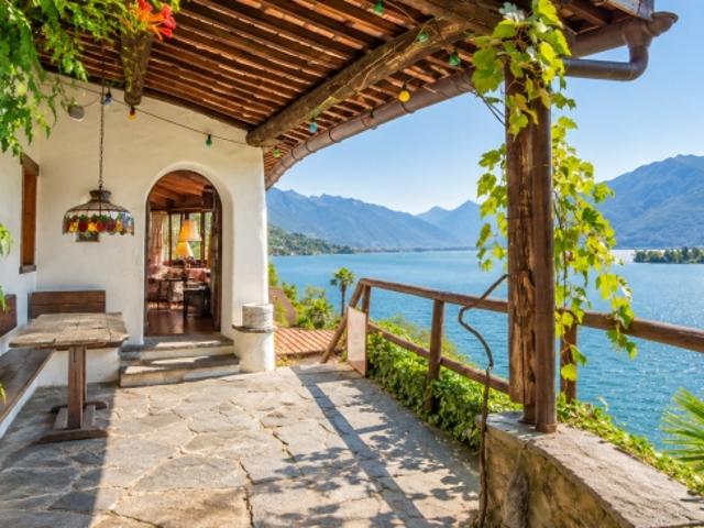 Mediterranes Ferienhaus mit privatem Badeplatz | Casa vacanze mediterranea con una zona balneare privata