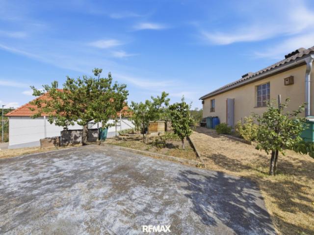 Mediterranes Flair & viel Platz: Gepflegtes Haus mit Erdkeller, Doppelgarage & Obstgarten!