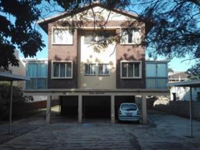 Medium Bachelor Unit available immediately at Starbeacon in Avondale Road in Greyville. Comfortable, Convenient & Secure Living in a Sought After Area
