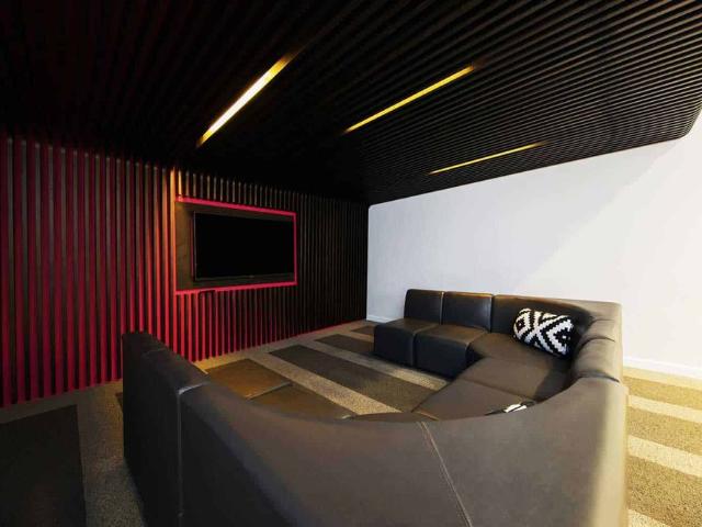 Medium Standard Double Studio