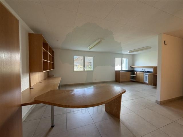 Medizinisches Büro von 176 m² im Erdgeschoss Courfaivre