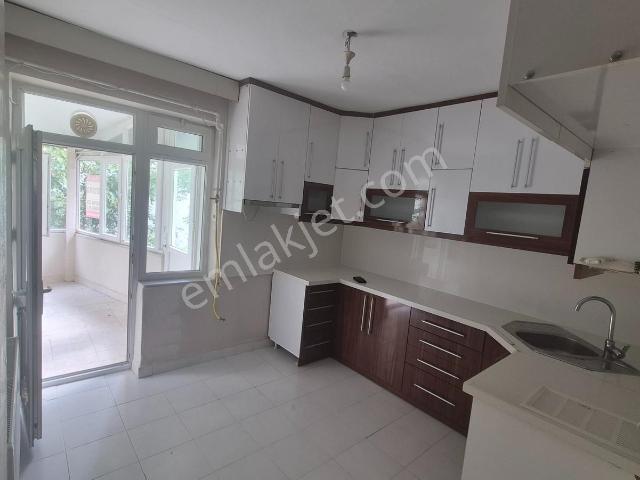 Medrese Alibey'de, Masrafsız Çok Geniş Kiralık 2+1 Arakat Daire!