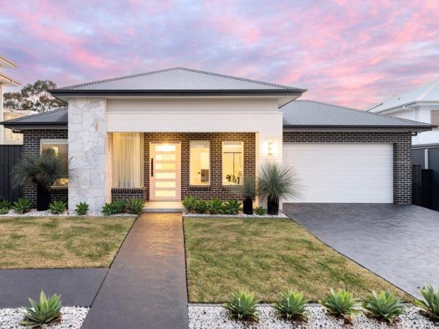 Meet the Belrose 27 in The Loxford that perfectly combines compactness and modern family living