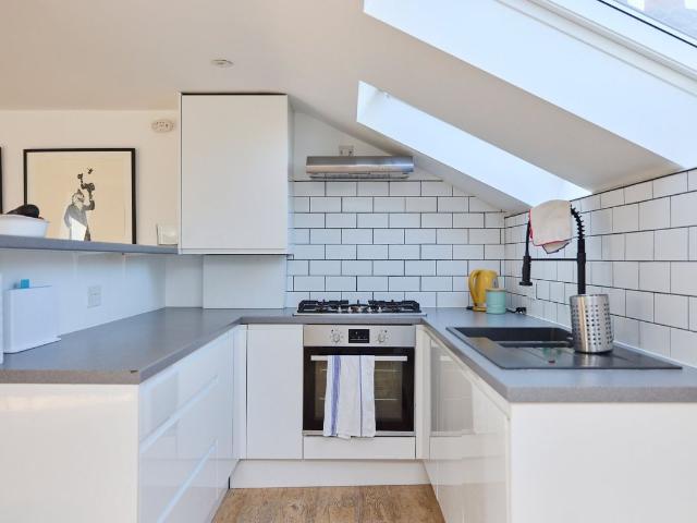 Meeting House Lane, Peckham SE15, 2 bed flat to rent, £3,500 pcm | PrimeLocation