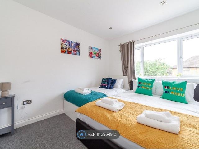 Meerbrook Road, London SE3, 2 bed terraced house to rent, £2,100 pcm | PrimeLocation