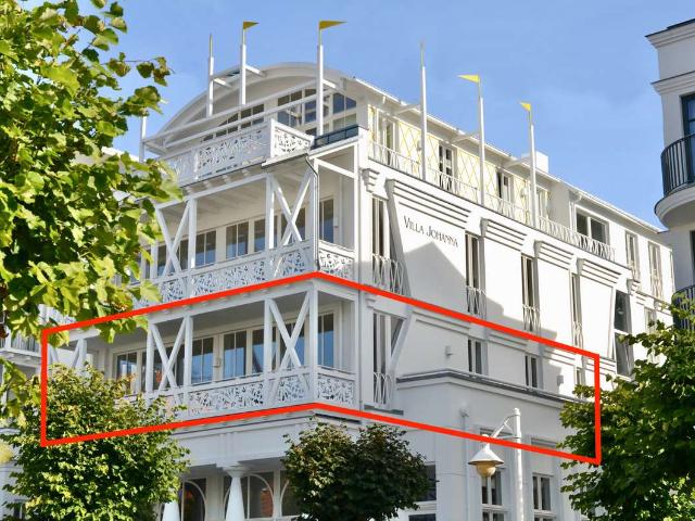 Meeresnähe trifft Luxus: 3 Zimmer · Pool · 3 Balkone · 150 m zum Strand