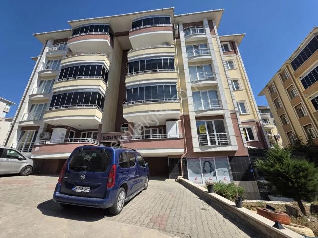 Mefe Yapı'dan 100. Yıl Mahallesinde Geniş 3+1 Kiralık Daire