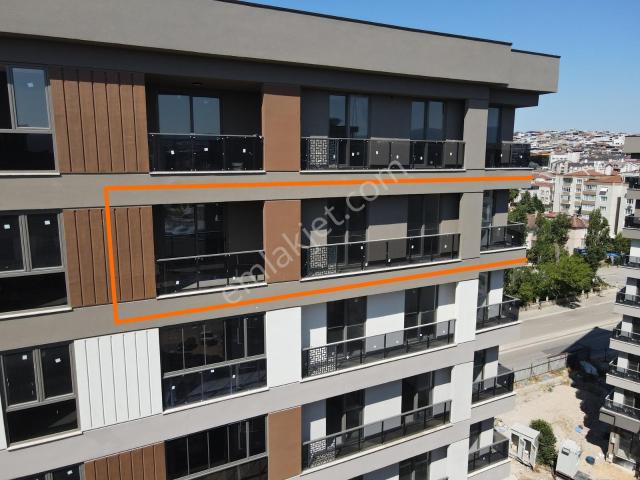 Mefgyd'den Akpınar'da 3+1 122m² Oturuma Hazır Kiralık Köşe Daire