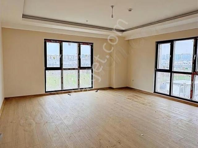 Mega Garden Projesinde Çiğdem Emlaktan Satılık 3+1 Daire
