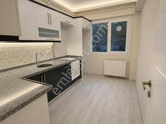Mega Gayrimenkul'den Atatürk Mah Kiralık 2+1 Kapalı Mutfak Daire