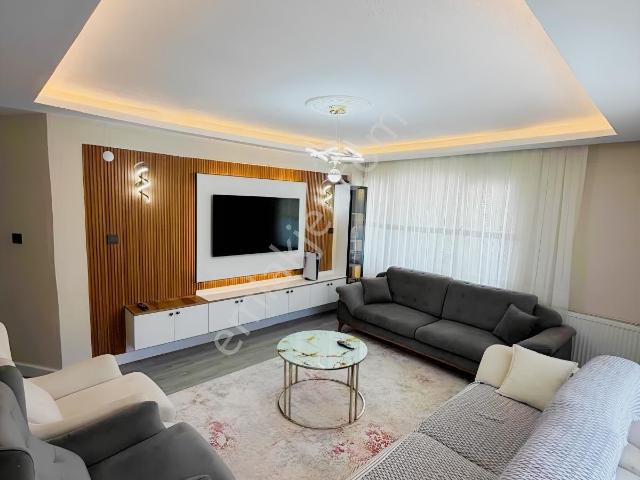 Mega Gayrimenkulden Zafer Mah Full Tadilatlı 3+1 Satılık Daire