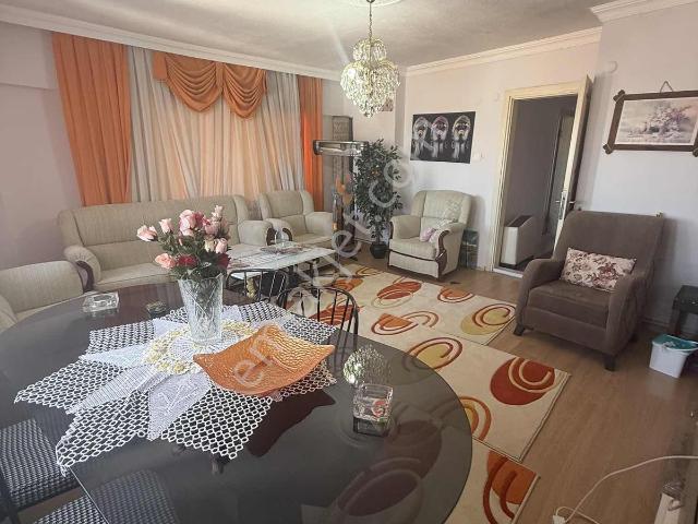 Mega Gayrimenkulden Zafer Mahallesinde Kiralık Eşyalı 3+1 Daire