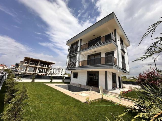 ▇mega▇ İnanılmaz Kalitede ^ Müstakil Merkezde Havuzlu Villa!