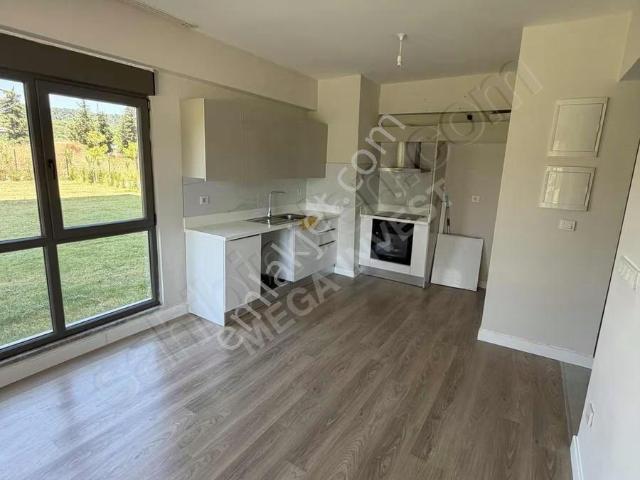 Mega İnvest'ten Kiralık 78 M2 2+1 Bahçe Katı Daire