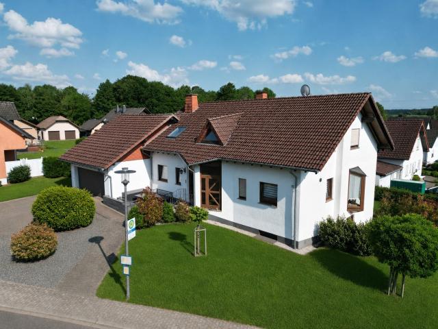 Mega viel Platz: Wohnhaus mit Einliegerwohnung, Werkstatt & Photovoltaikanlage