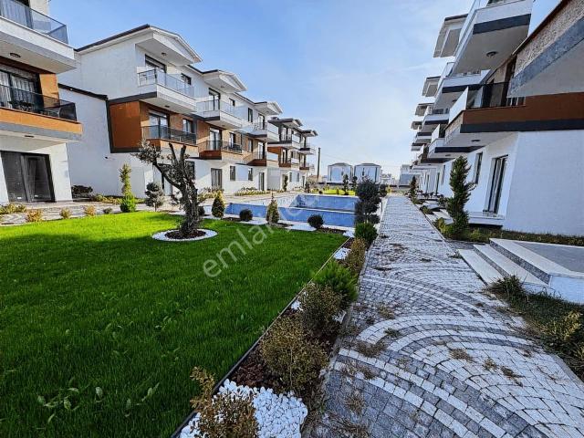#mega Yapı# Yeni Nesil Havuzlu Sitede 1+1 Villa Dairesi