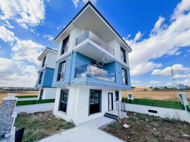 ꧁▇mega Yapı꧁▇ Şık Mimarisiyle Göz Dolduran Müstakil Ferah Villa