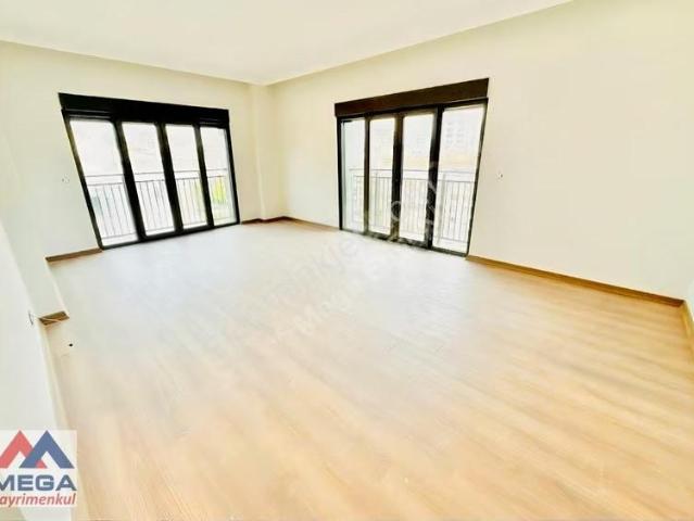 Mega'dan Erenköyde 120 M2 3+1 Ebeveyn Banyolu Ferah Sıfır Fırsat