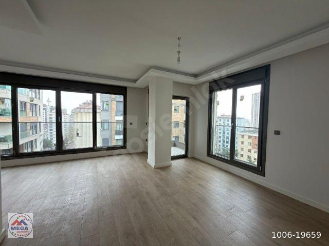 MEGA'DAN ÇİFTEHAVUZLAR DA BAĞDATA YAKIN 120 M2 3+1 BALKONLU KATTA TEK ULTRA LÜKS SIFIR