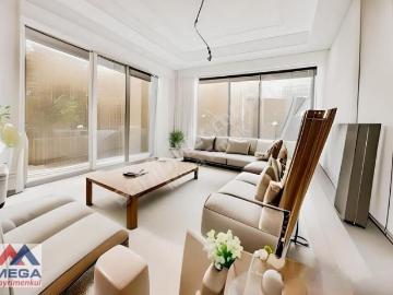 Mega'dan Suadiye Sahilde 90 M2 2+1 Az Katlı Sıfır Butik Bina