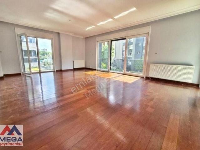 Mega'dan Selamiçeşme De 140 M2 3+1 2 Araçlık Otoapark Eb.banyolu