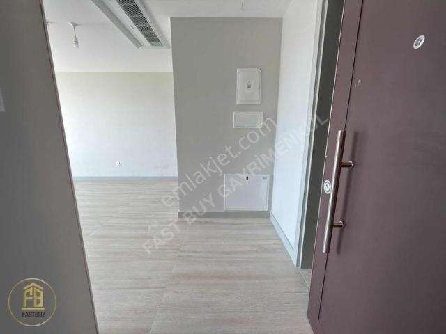 Megapol İzmir Metro Yanı Kiralık Büyük Tip Balkonlu 1+1 Daire