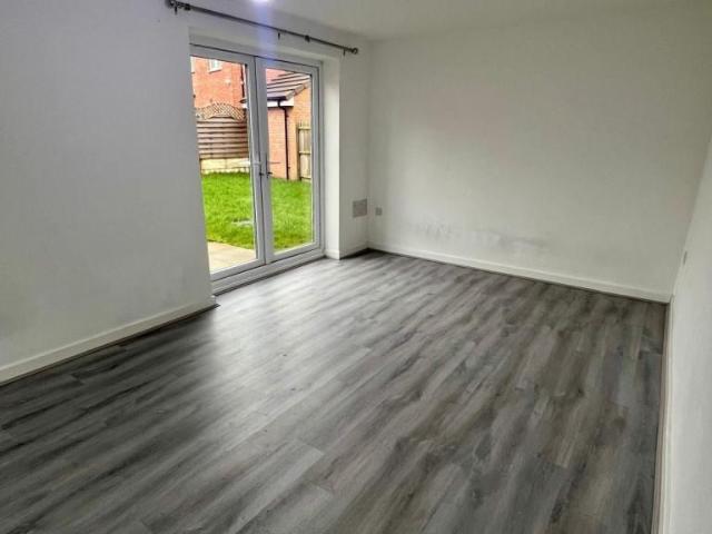 Meggitt Avenue, Coventry CV6 4 bed house to rent £2,200 pcm £508 pw