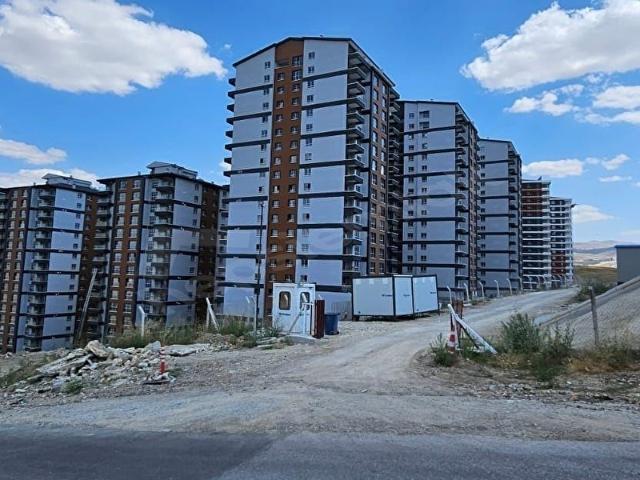 MEHAS GAYRİMENKUL VADİ PREMİUM EVLERİ 4+1 TERAS BALKONLU