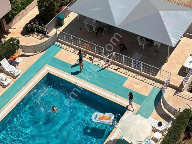 Mehmet Akif Mahallesi Ufuk Sitesi'nde Büyük M2 Kiralık 3+1