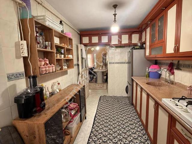 Mehmet Akifte Merkezde Satılık Ara Kat 100 M2 Daire