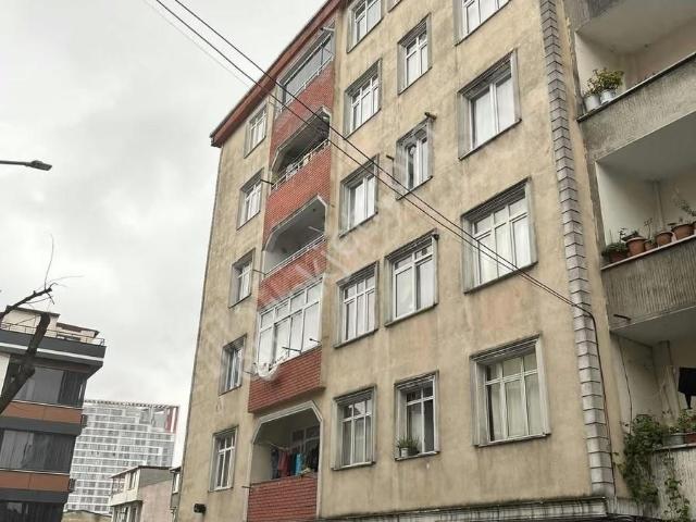 Mehmet Akif'te Satılık 2+1 Merkezi Konumda 90mt² 1.kat Daire