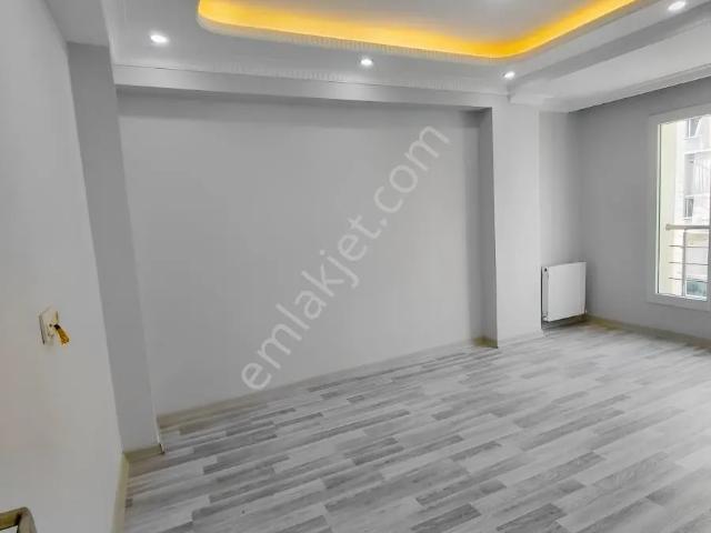 Mehmet Akifte Yeni Binada 2+1 Kiralık Daire | Metrobüse 13 Dk