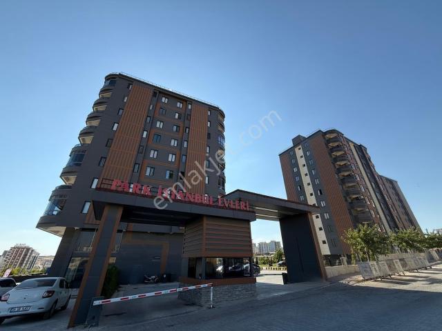 Mehmetçikte 3 Bloklu Sitede Geniş 2+1 Kiralık Daire
